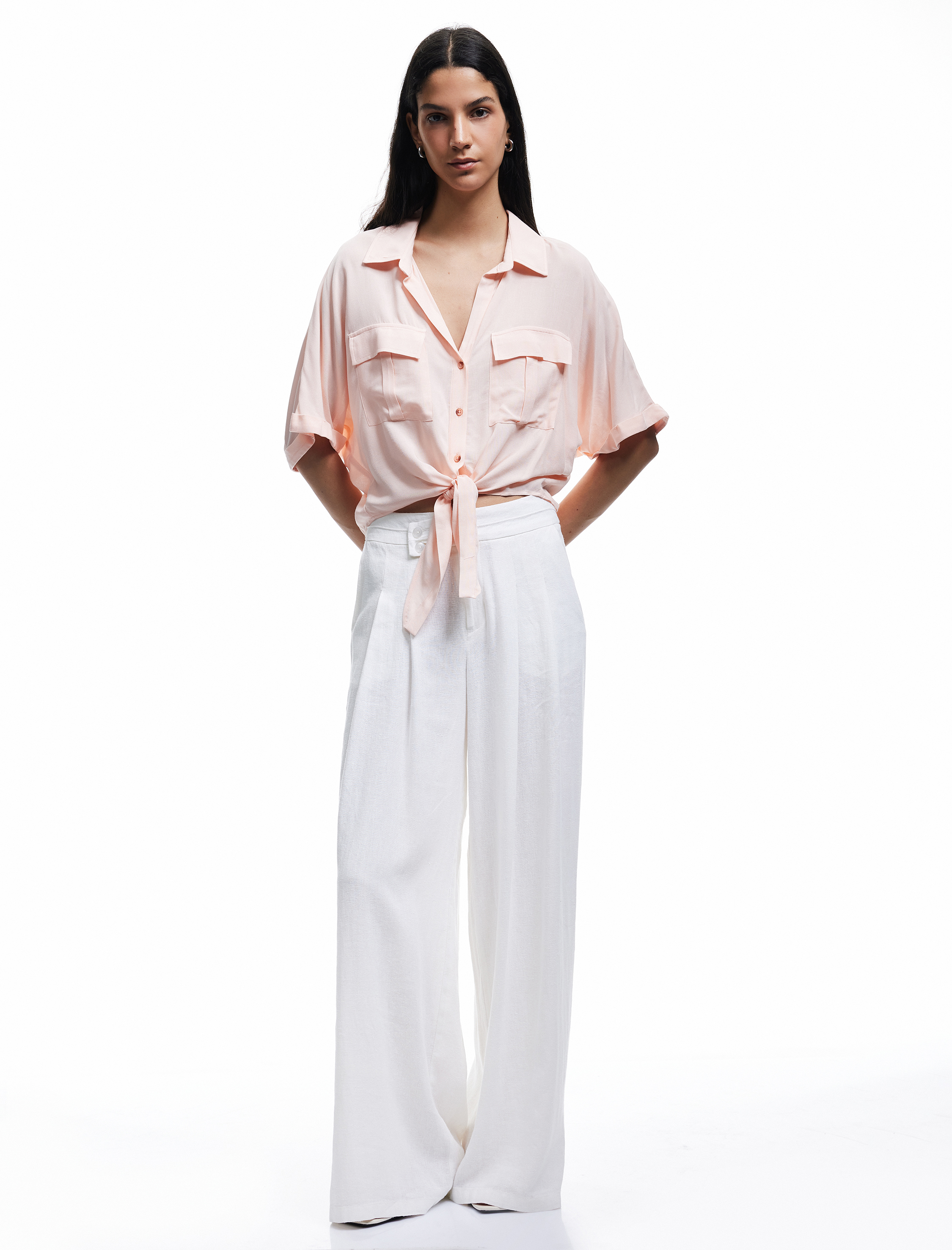   Kısa Kollu Gömlek Yaka Bağlama Detaylı Cepli Düğmeli Viskon Bluz