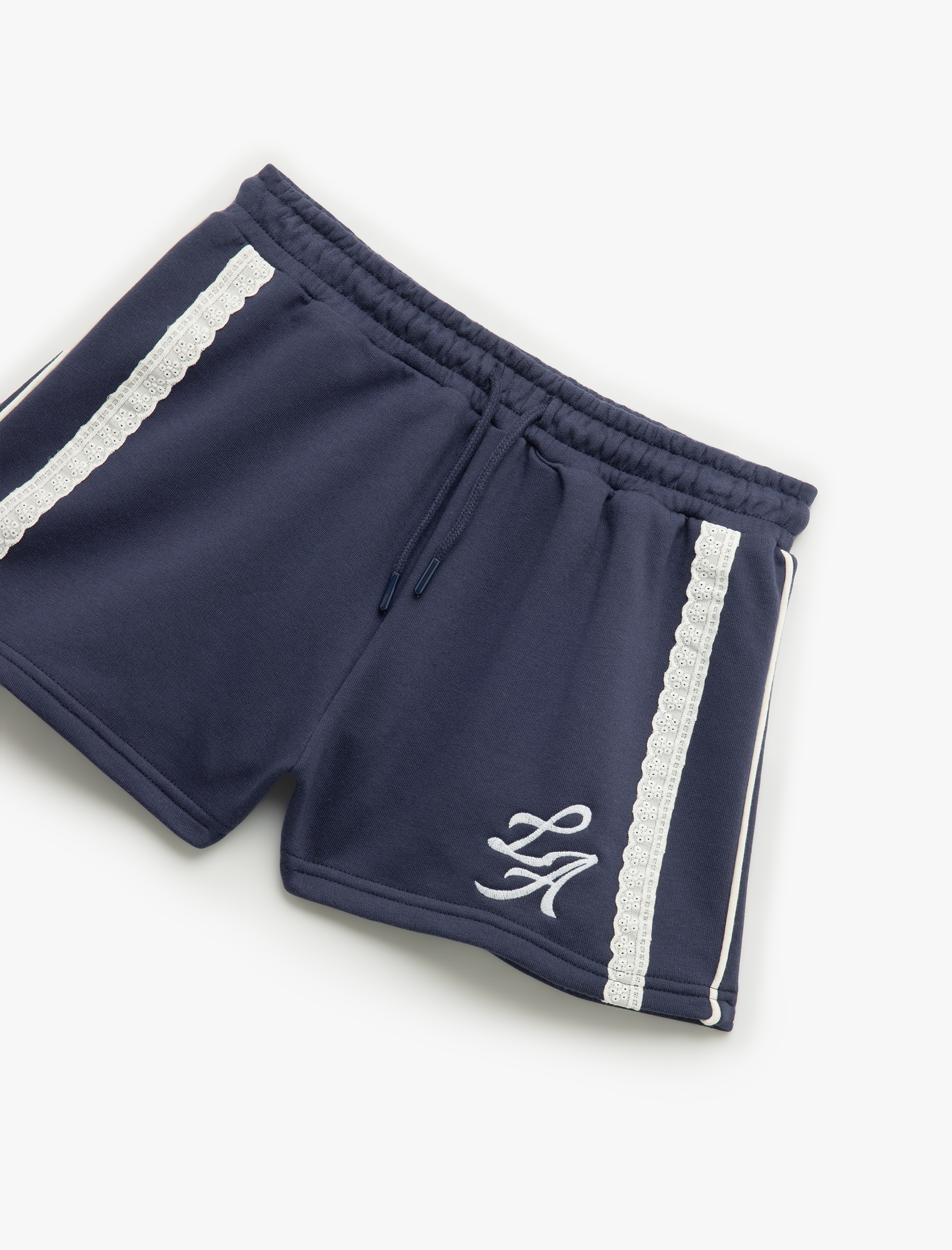   Beli Bağcıklı Dantel Detaylı Şeritli Rahat Kalıp Yüksek Bel Mini Şort