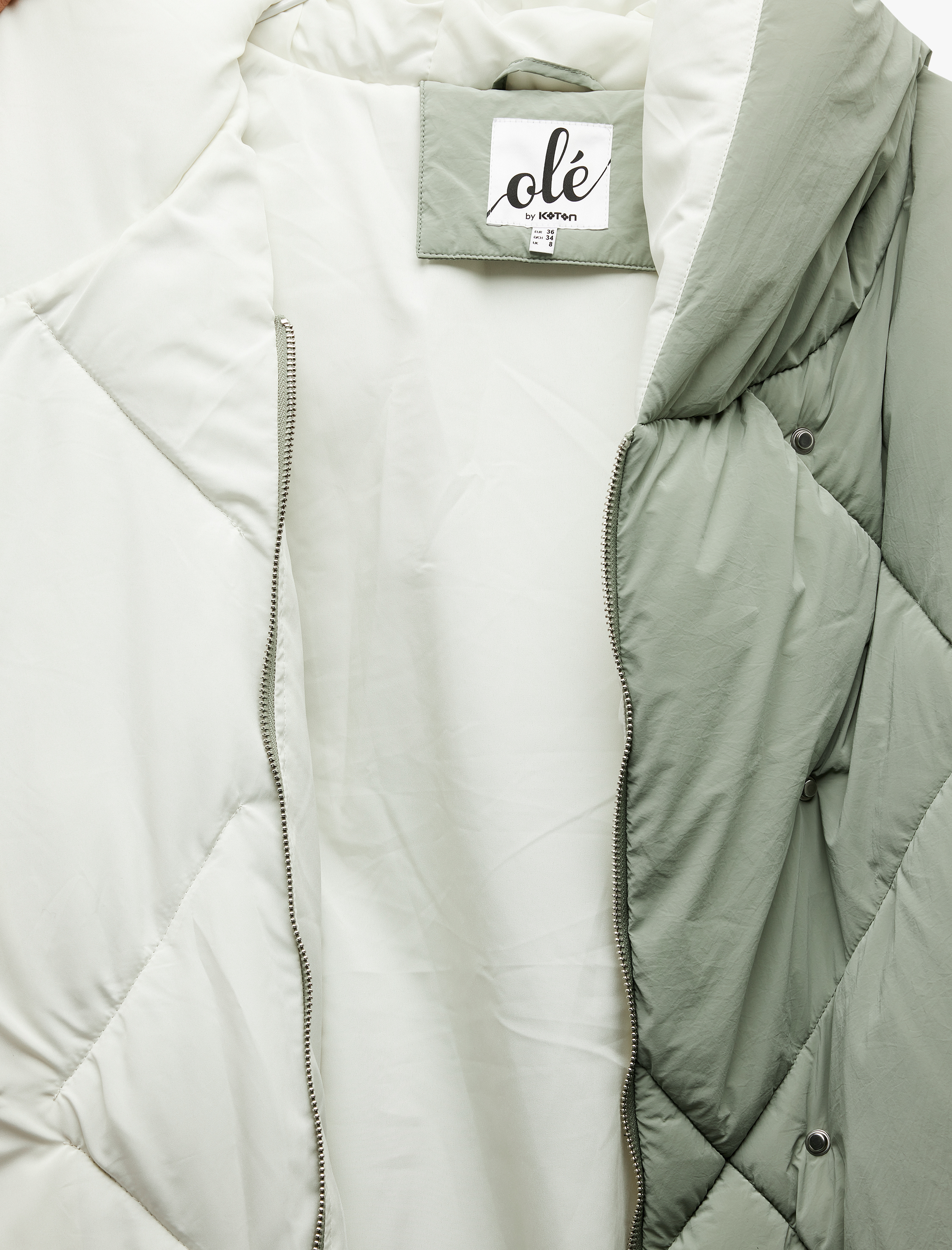   Kapüşonlu Cep Detaylı Fermuarlı Çıtçıt Düğmeli Kapitone Oversize Anorak