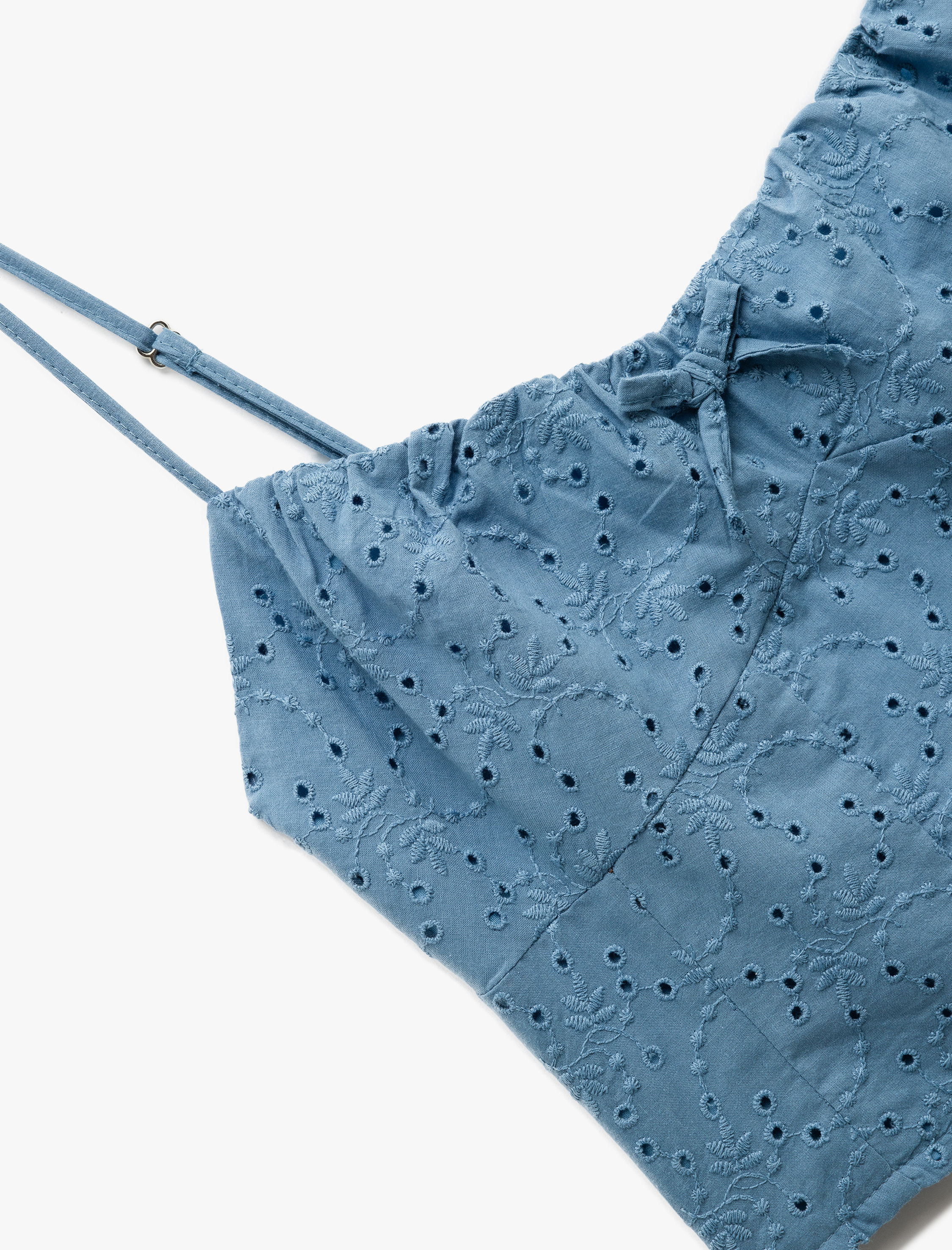   Pamuklu Fiyonklu İp Askılı Fisto Crop Kolsuz Bluz