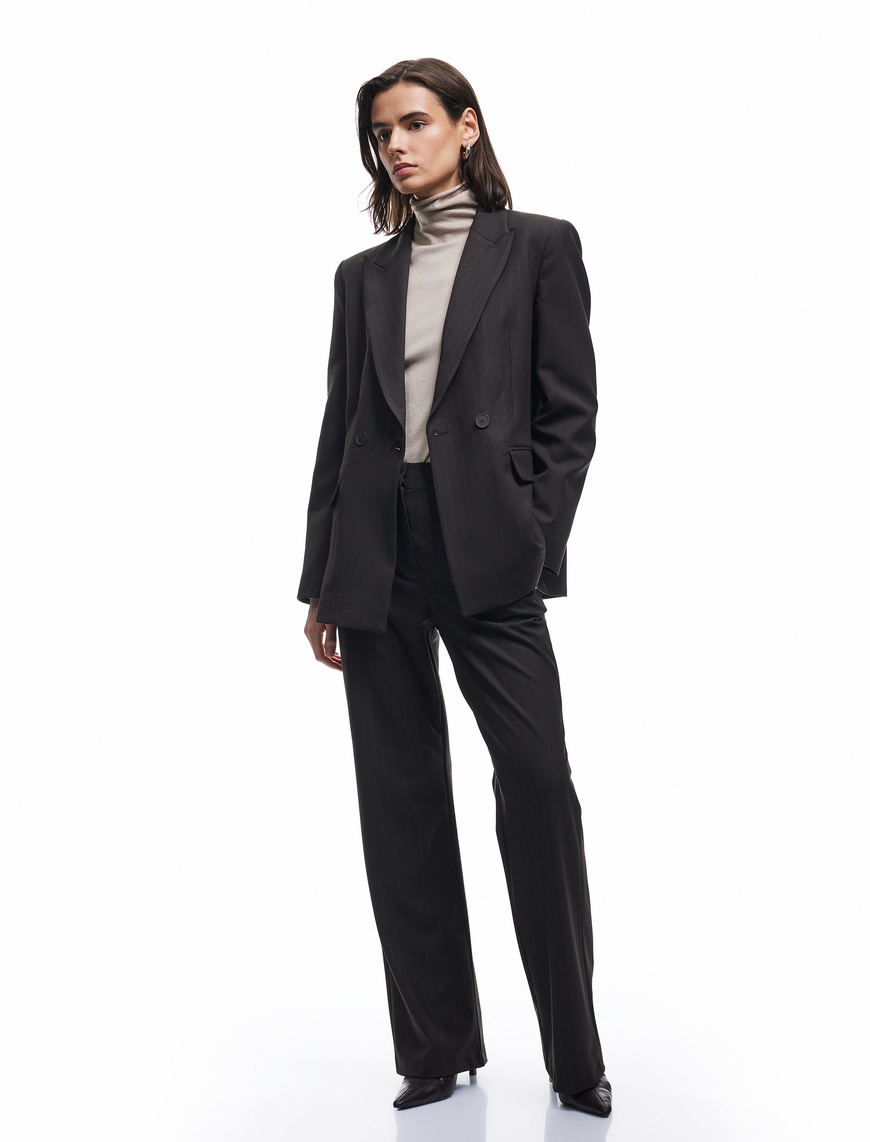   Kapaklı Çift Cepli Uzun Kollu Kruvaze Blazer Ceket