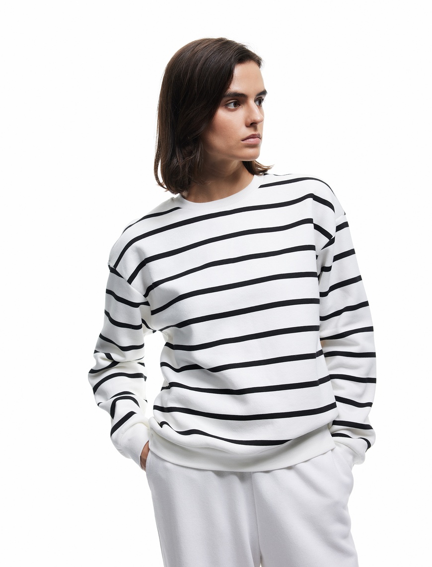   Üç İplik Şardonlu Uzun Kollu Bisiklet Yaka Sweatshirt