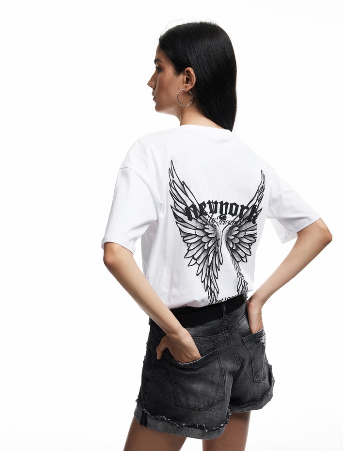  Pamuklu Kısa Kollu Bisiklet Yaka Arkası Baskılı Oversize Tişört