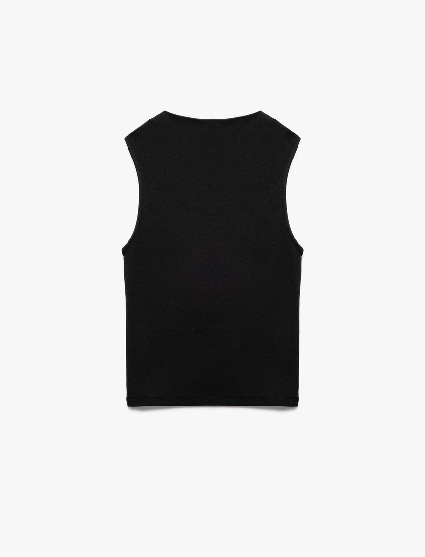   Basic Slim Fit Dik Yaka Modal Kolsuz Bluz