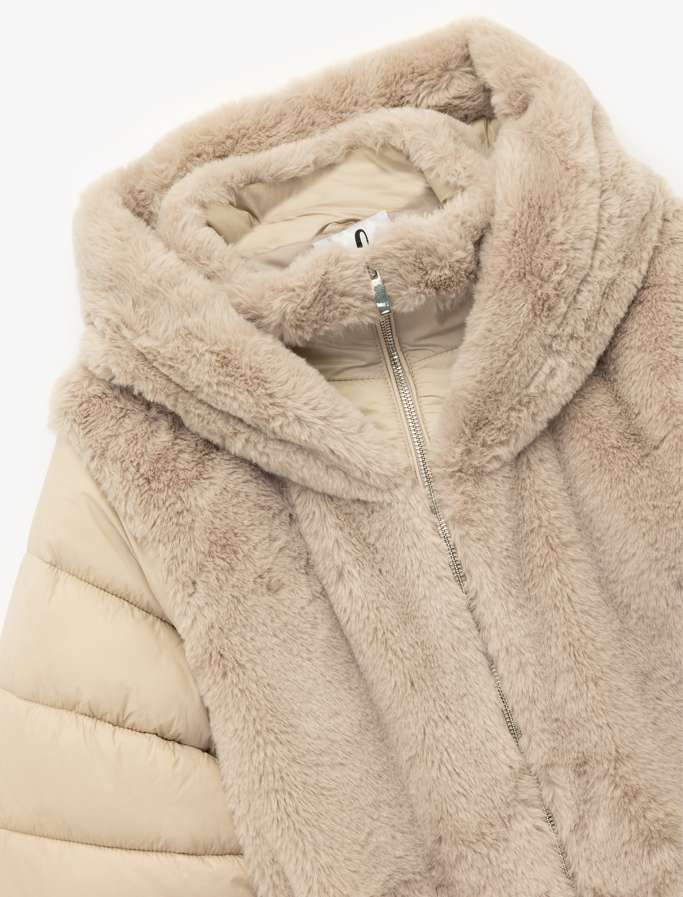   Kapüşonlu Kemer Detaylı Fermuarlı Suni Kürk Kaban