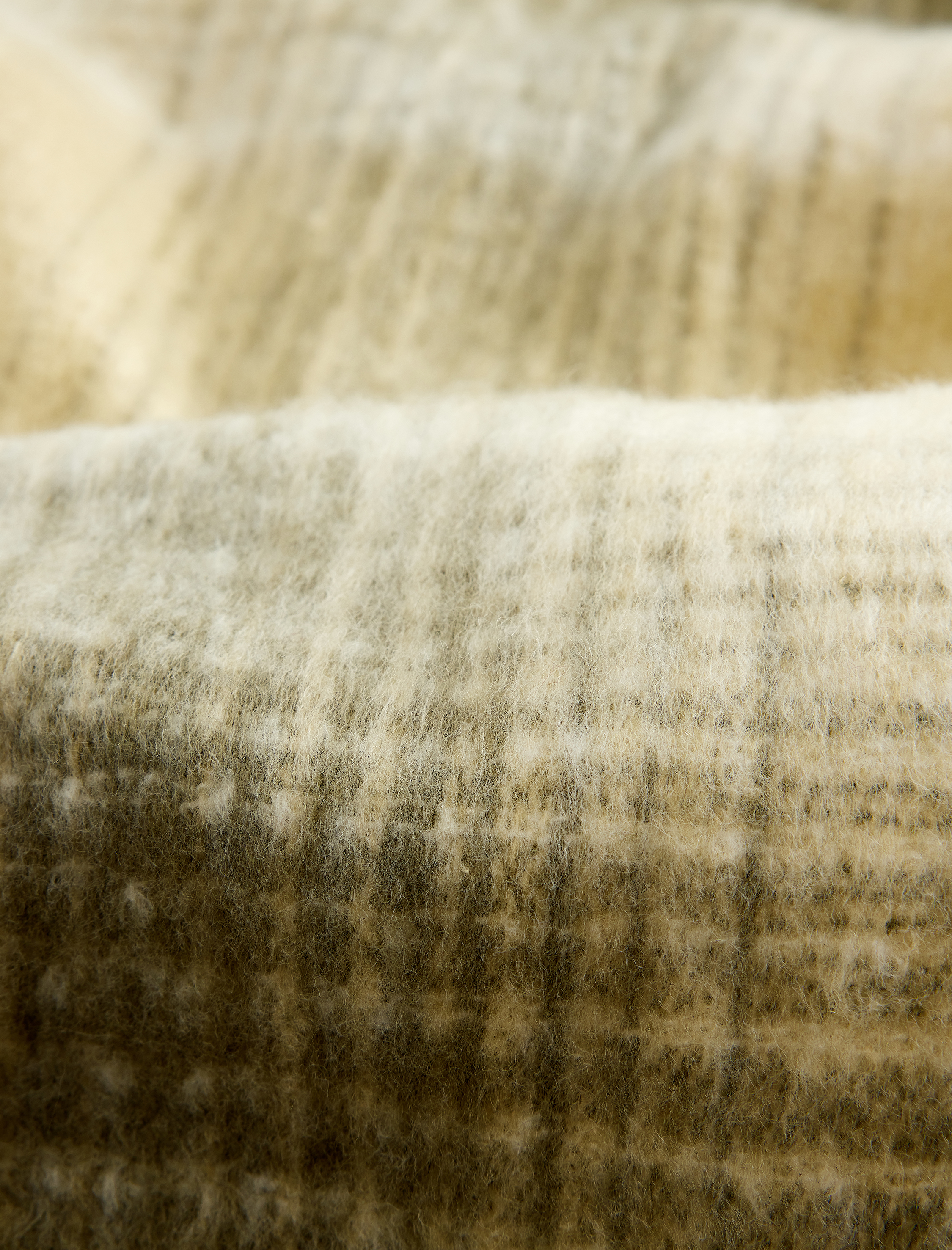  Kadın Desenli Püsküllü Uzun Atkı