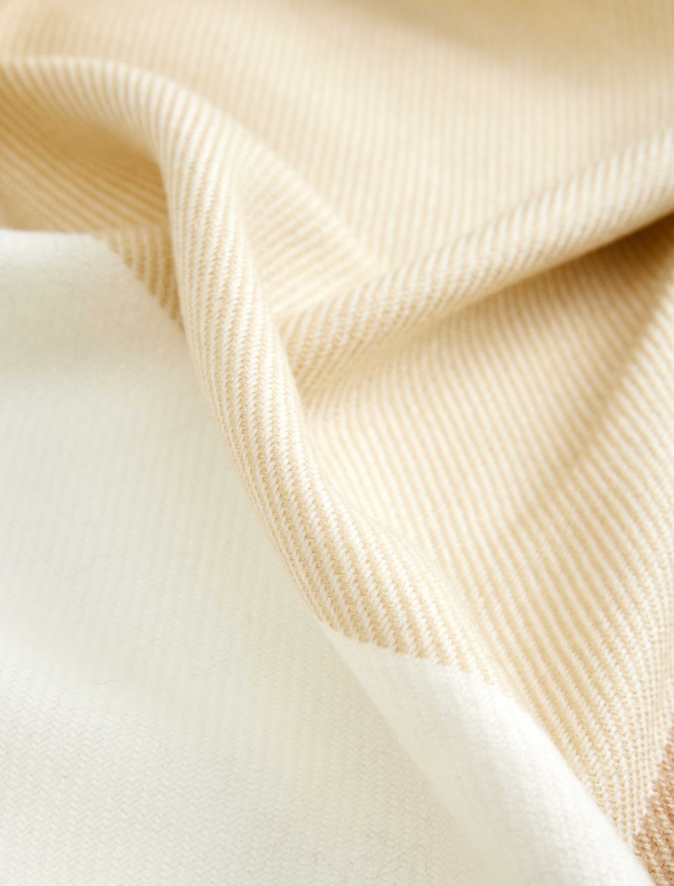  Kadın Ekose Desenli Püsküllü Uzun Atkı