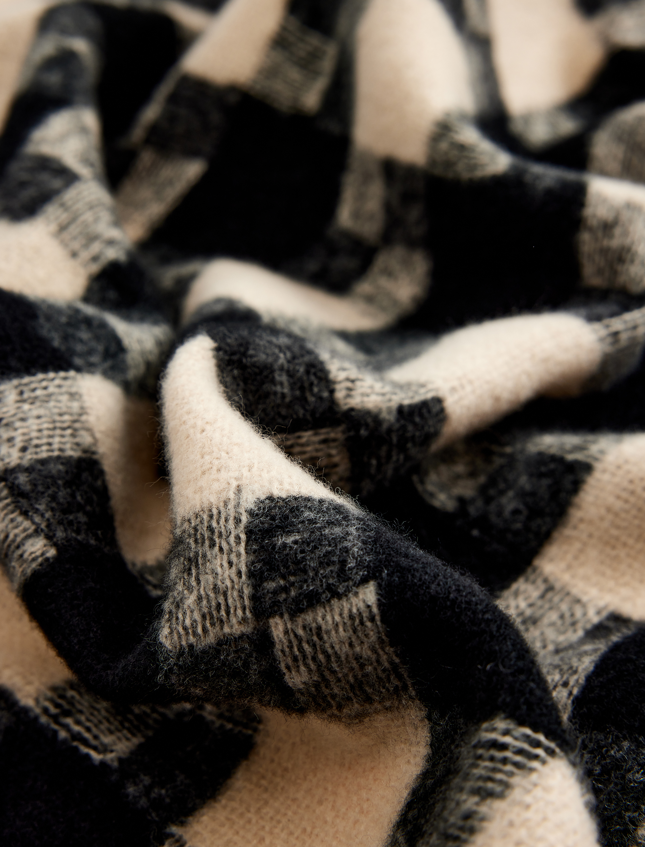  Kadın Kazayağı Desenli Püsküllü Uzun Atkı