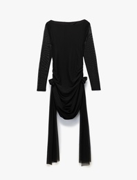 Uzun Kollu Kayık Yaka Tüllü Gül Detaylı Mini Bodycon Elbise