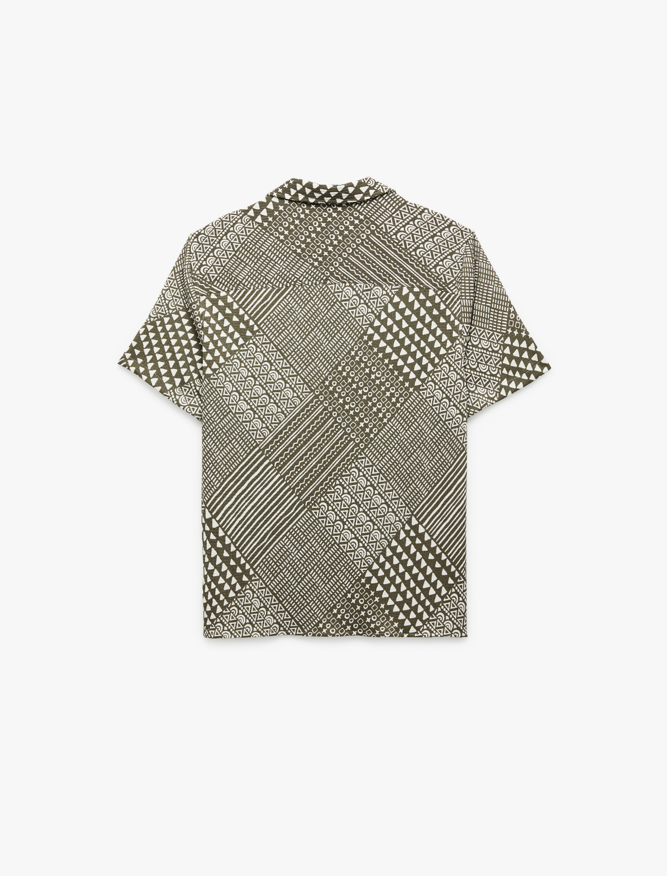   Regular Fit Kısa Kollu Devrik Yaka Etnik Desenli Gömlek