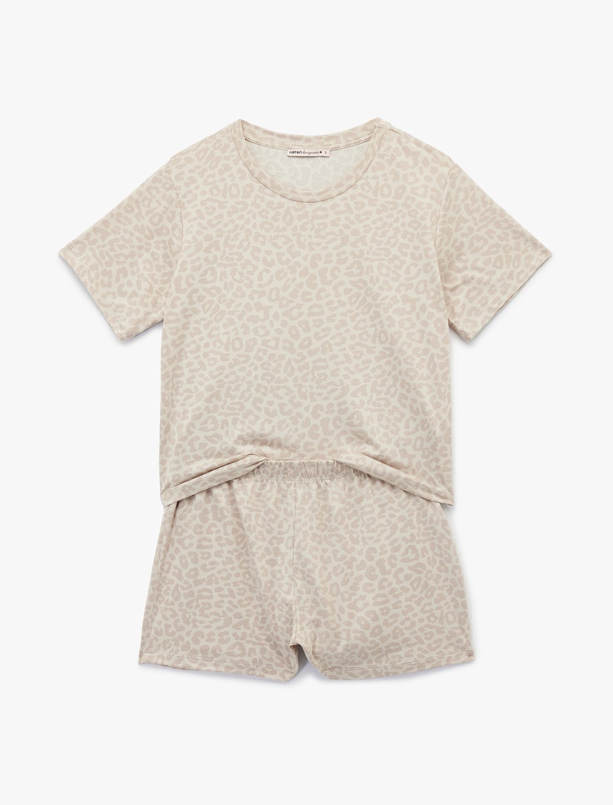   Kısa Kollu Bisiklet Yaka Leopar Desenli Şortlu Pijama Seti