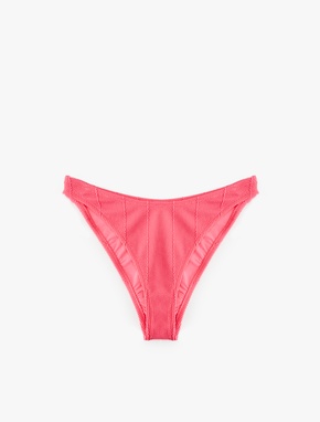 Dokulu Bikini Altı