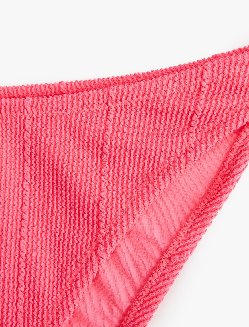   Dokulu Bikini Altı