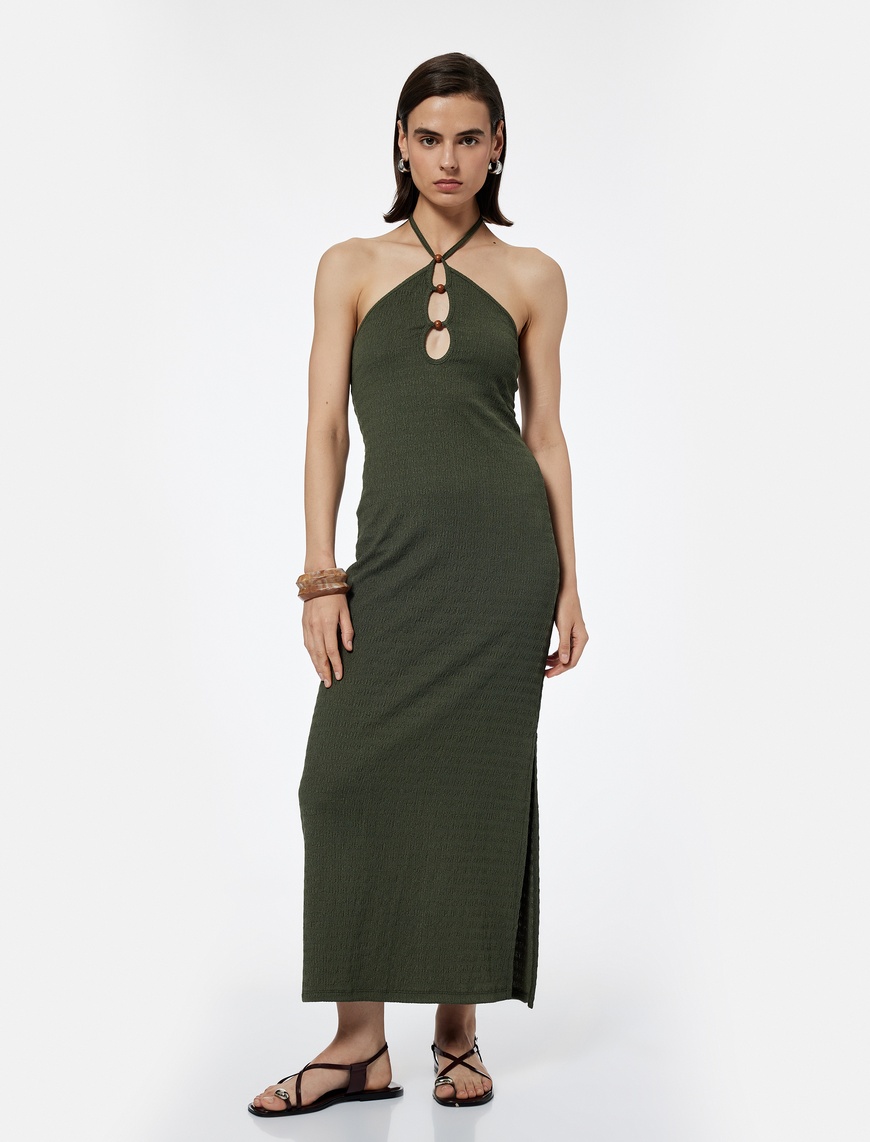   Bürümcük Kumaş Slim Fit Boncuk Detaylı Halter Yaka Maxi Elbise