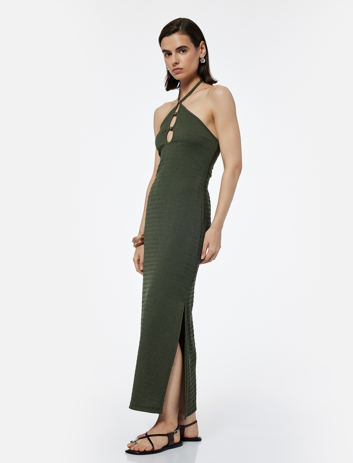  Bürümcük Kumaş Slim Fit Boncuk Detaylı Halter Yaka Maxi Elbise
