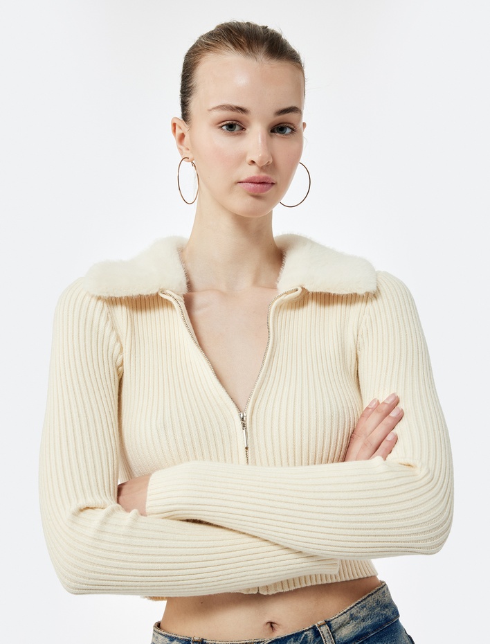  Viskon Karışımlı Suni Kürk Yakalı Uzun Kollu Fermuarlı Triko Hırka
