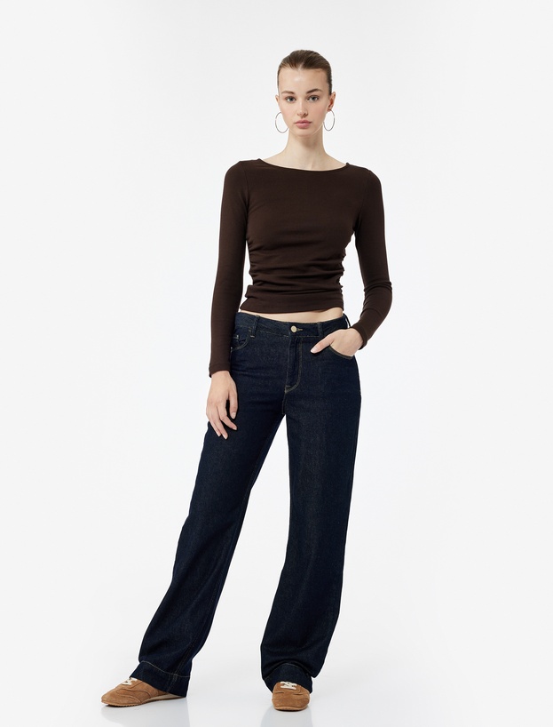 Pamuklu Slim Fit Kayık Yaka Drapeli Uzun Kollu Tişört_1