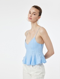 Koton X İnji - Volanlı V Yaka Pamuklu Askılı Slim Fit Dikiş Detaylı Crop Bluz