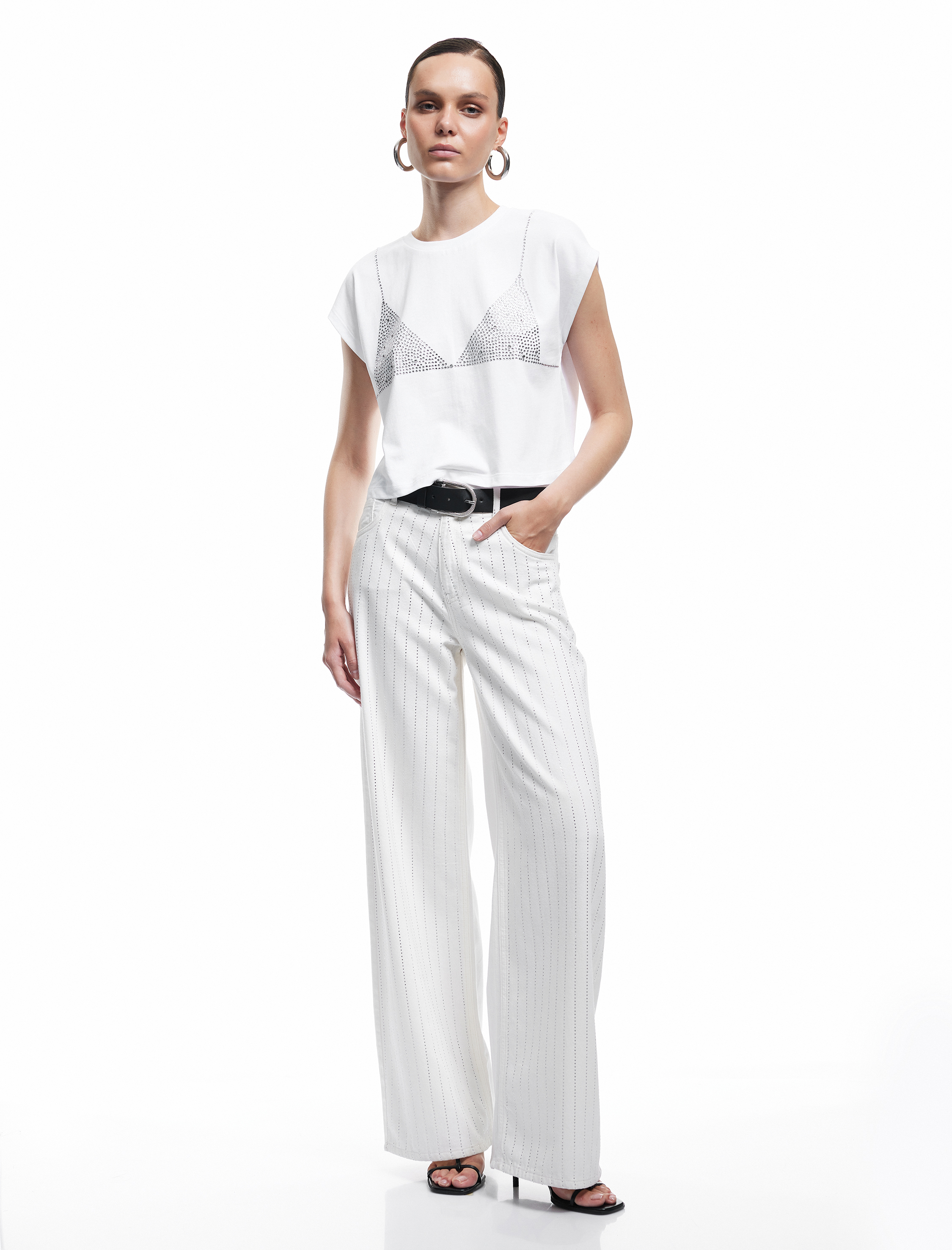   Koton X Zeynep Bastık - Taş Detaylı Pamuklu Loose Straight Fit Geniş Paça Jean Pantolon