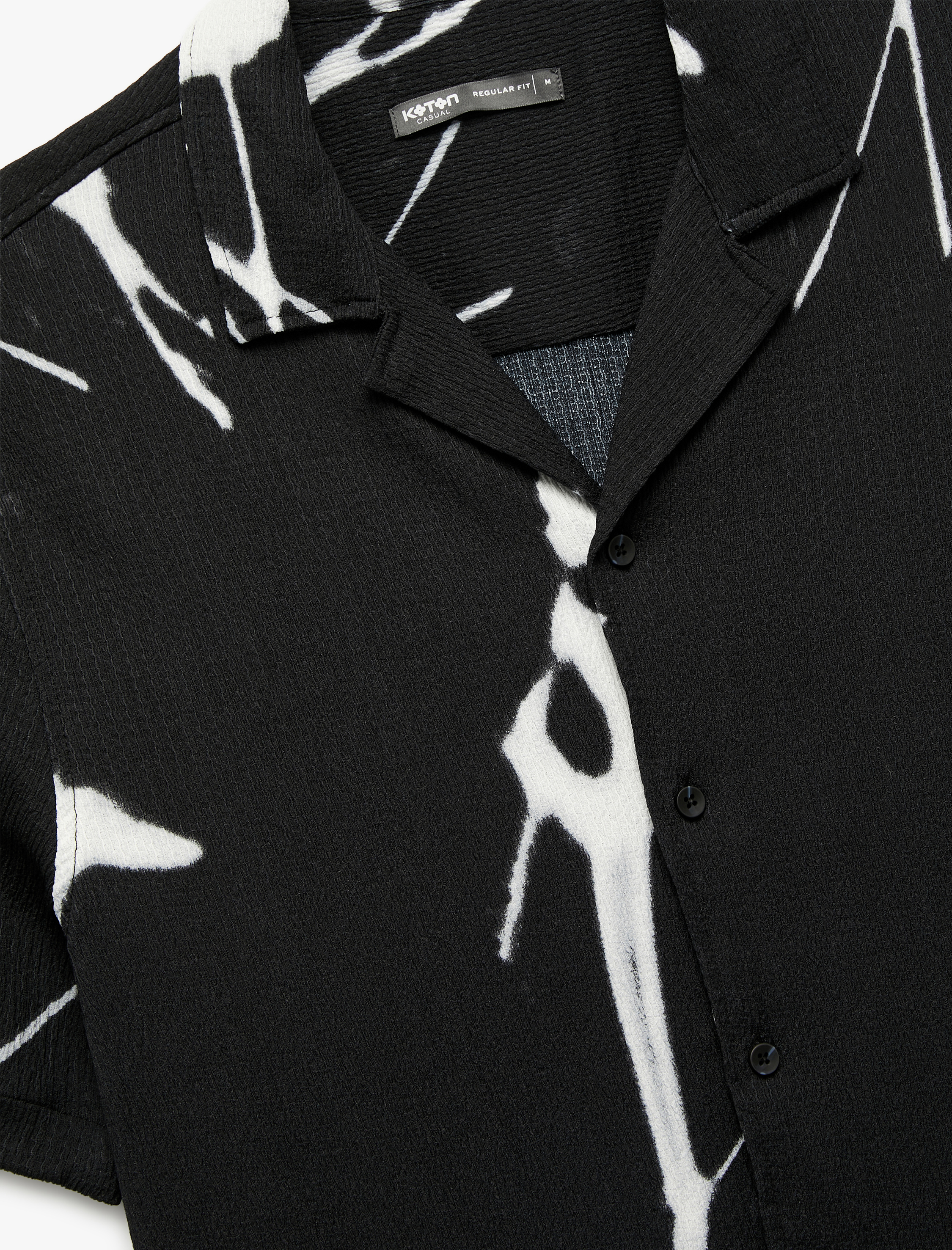   Regular Fit Kısa Kollu Devrik Yaka Desenli Gömlek