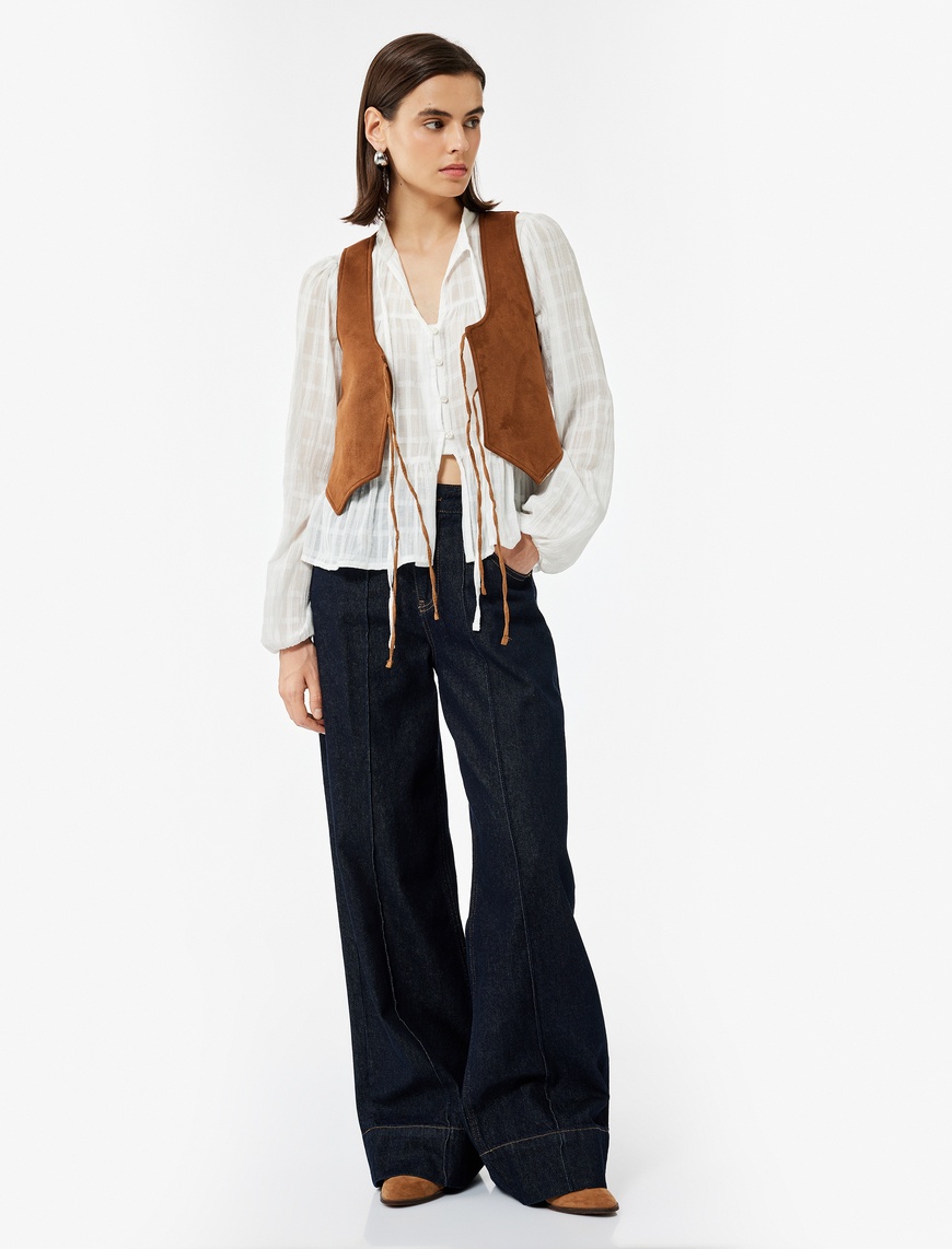   Slim Fit Önden Bağlama Detaylı Fiyonklu Suni Süet Crop Yelek