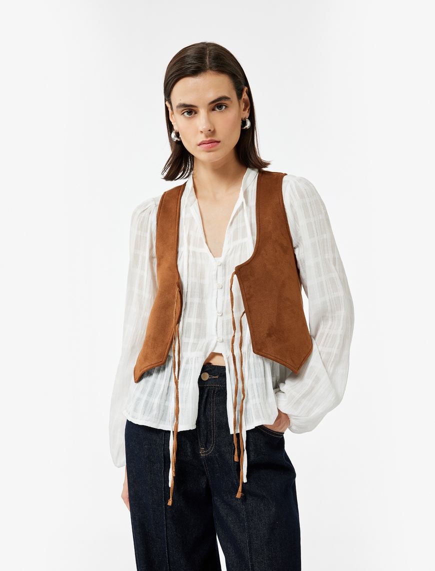   Slim Fit Önden Bağlama Detaylı Fiyonklu Suni Süet Crop Yelek