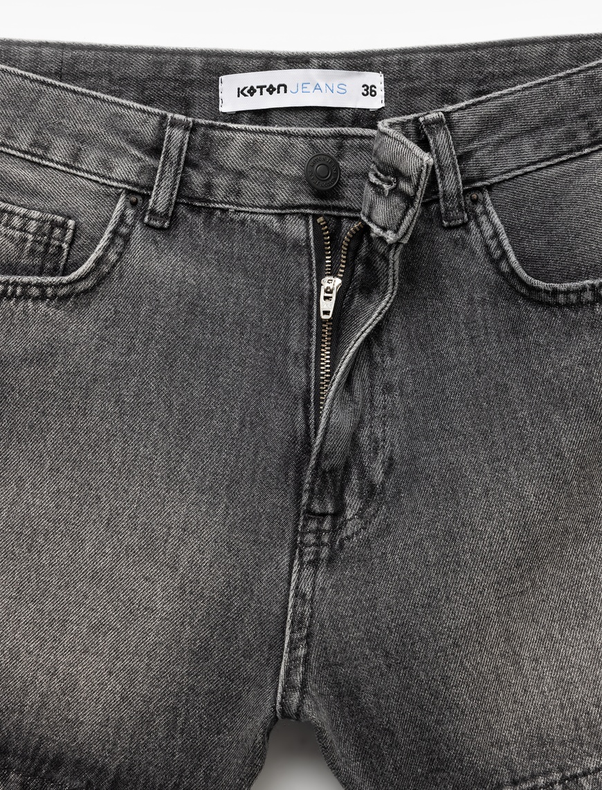   Cepli Kesik Detaylı Pamuklu Denim Şort