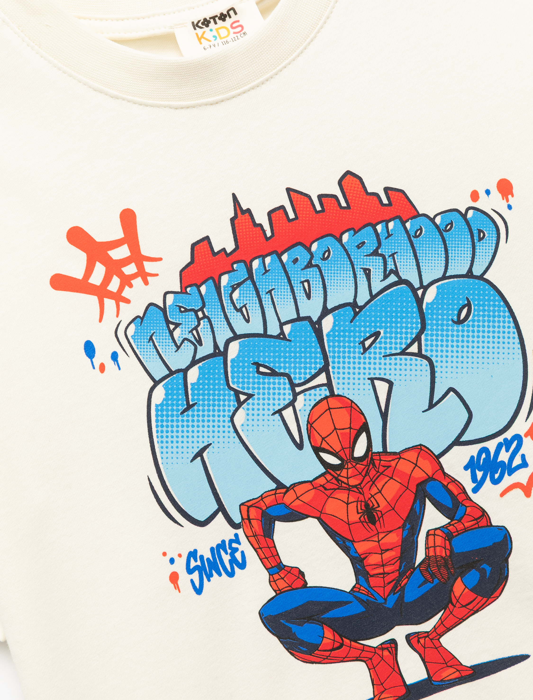  Erkek Çocuk Pamuklu Örümcek Adam Baskılı Kısa Kollu Lisanslı Tişört