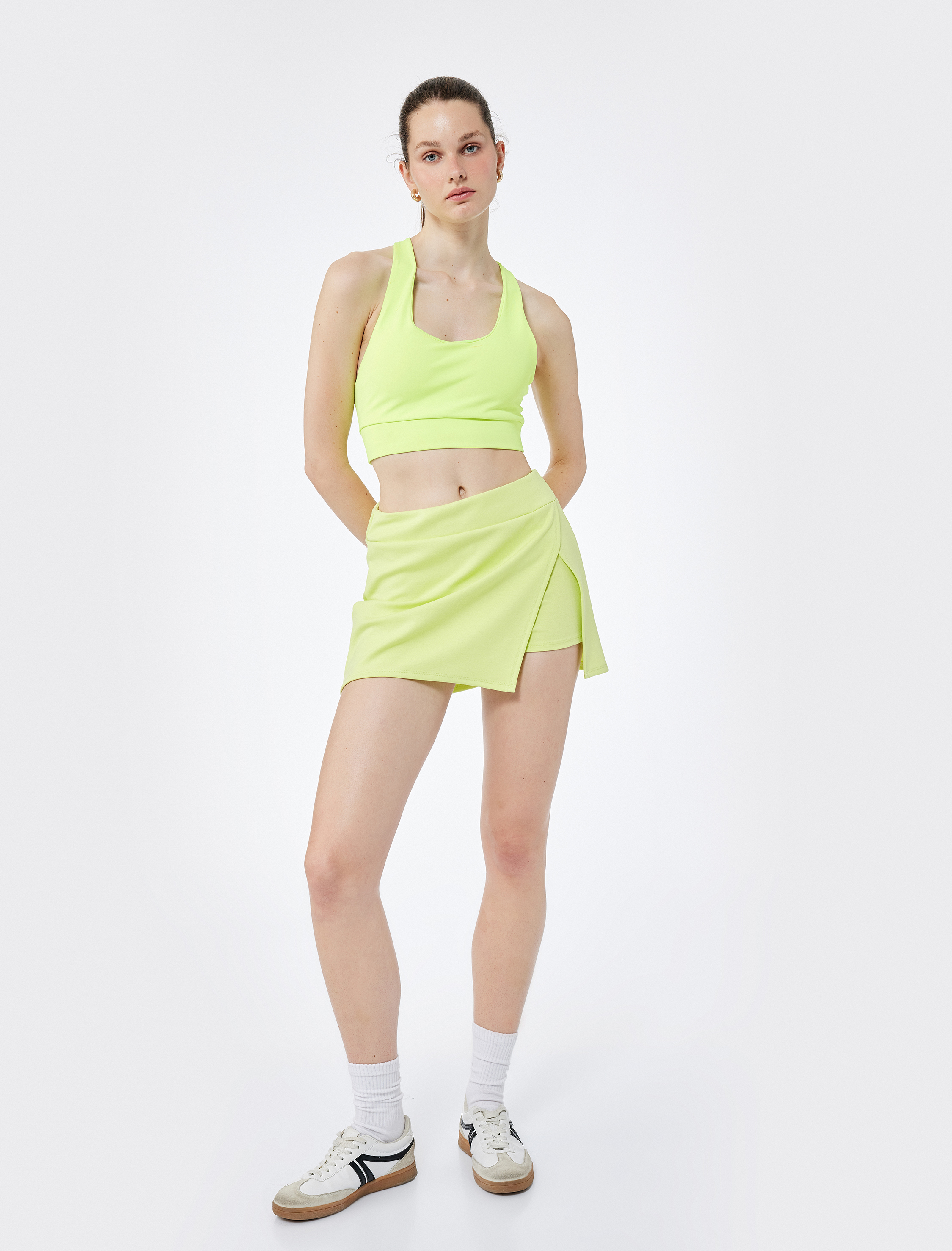   Yüksek Bel Modal Karışımlı Yırtmaçlı Mini Spor Şort Etek