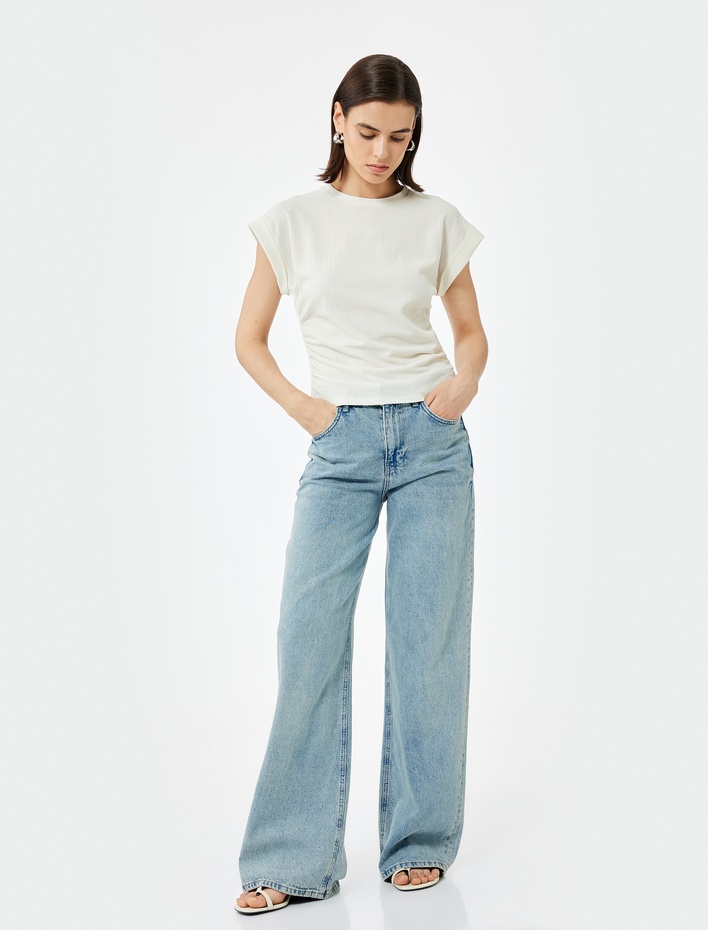  Bürümcük Kumaş Drape Detaylı Kap Kol Bisiklet Yaka Tişört