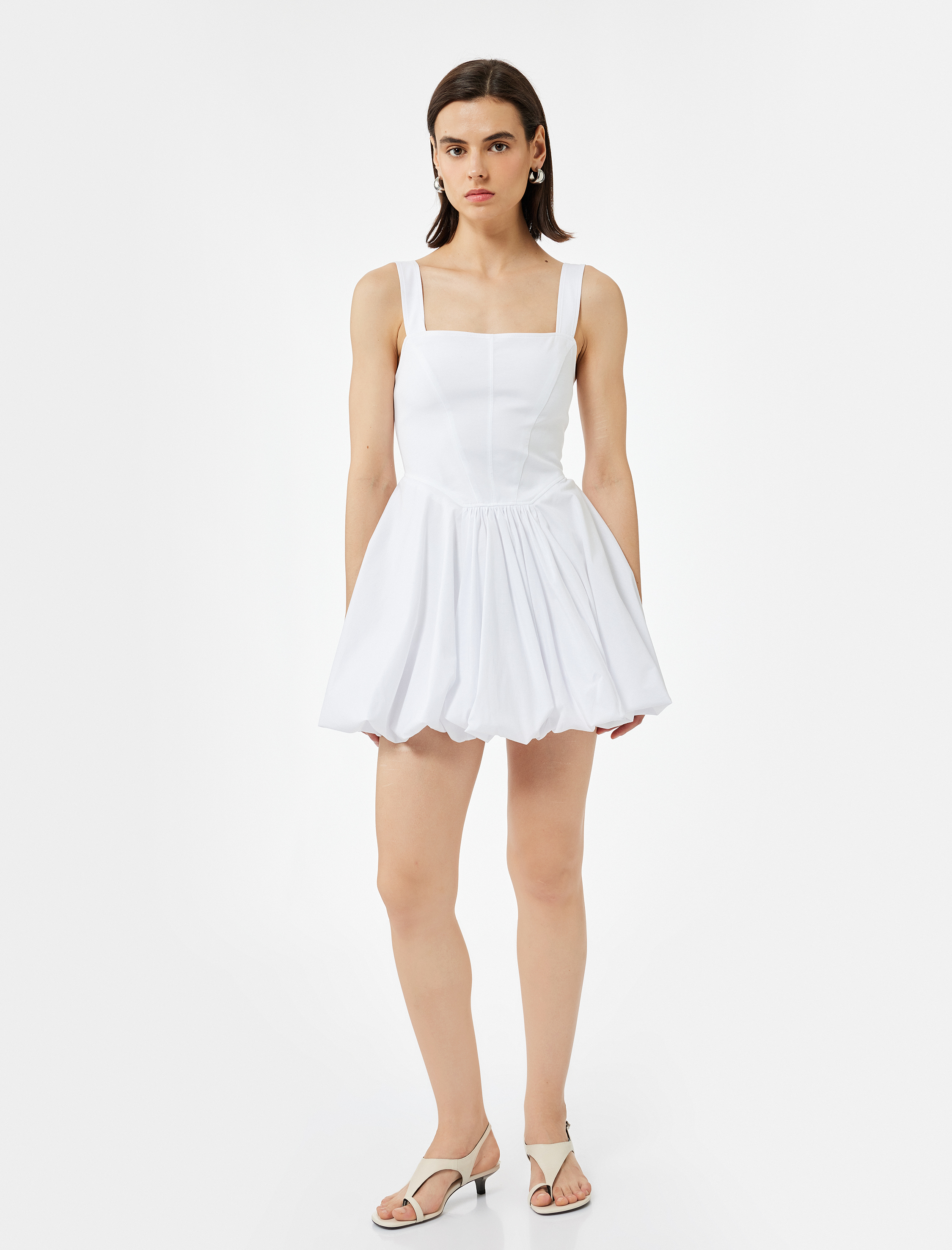   Astarlı Bol Kalıp Kare Yaka Kolsuz Askılı Mini Balon Elbise