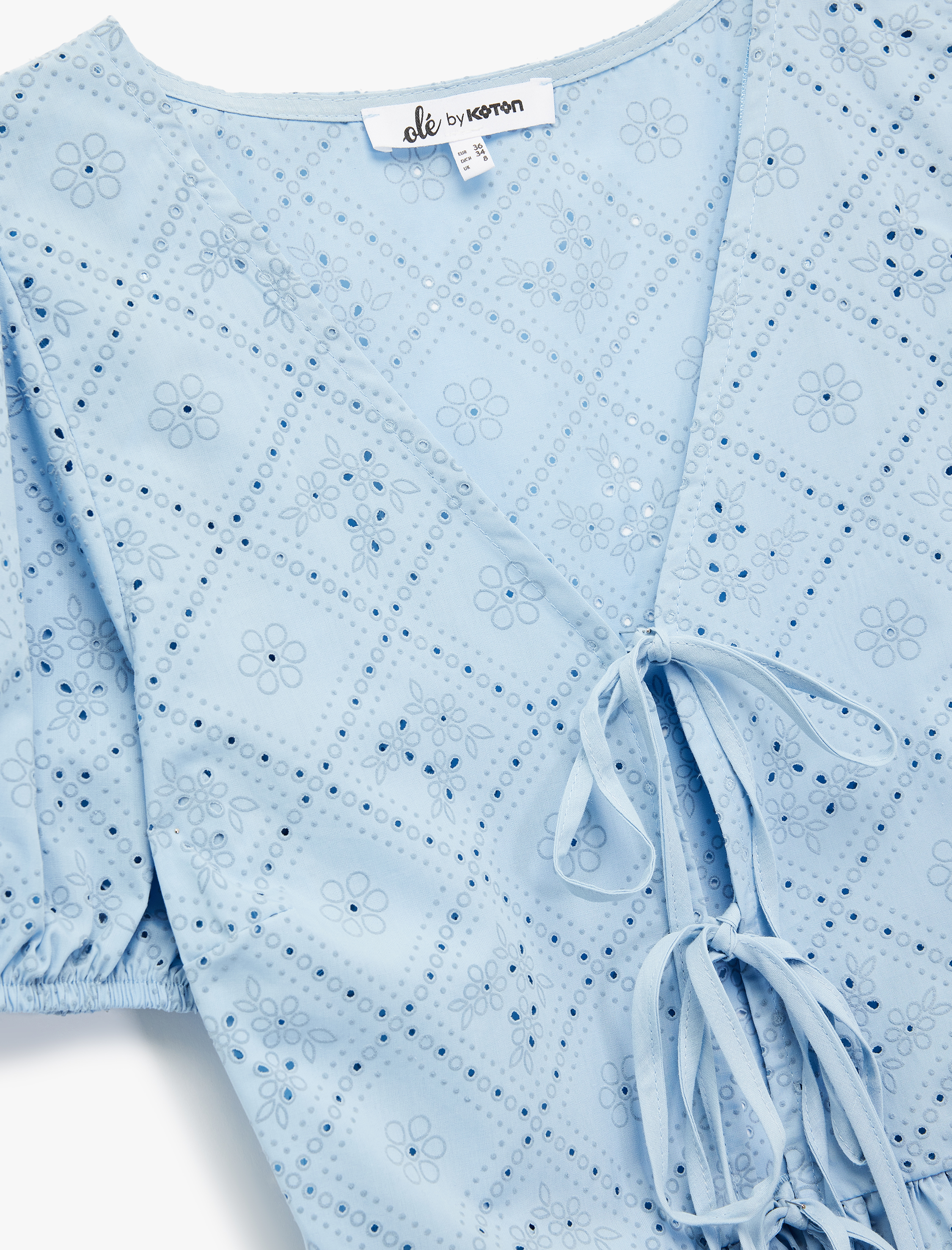   V Yaka Bağlama Detaylı Fiyonklu Balon Kol Fisto Bluz