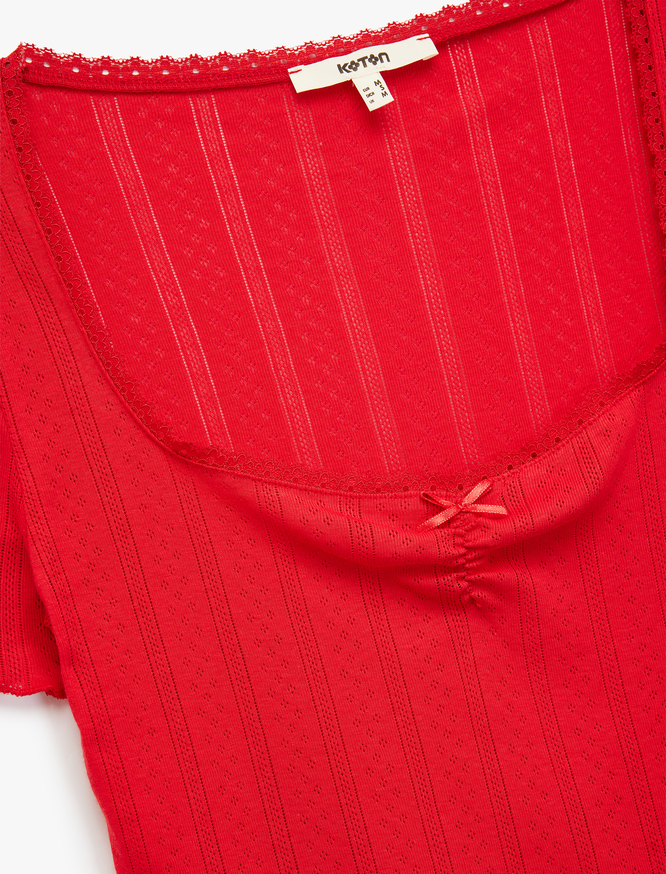   Pamuklu Büzgülü Slim Fit Kısa Kollu Kare Yaka Tişört