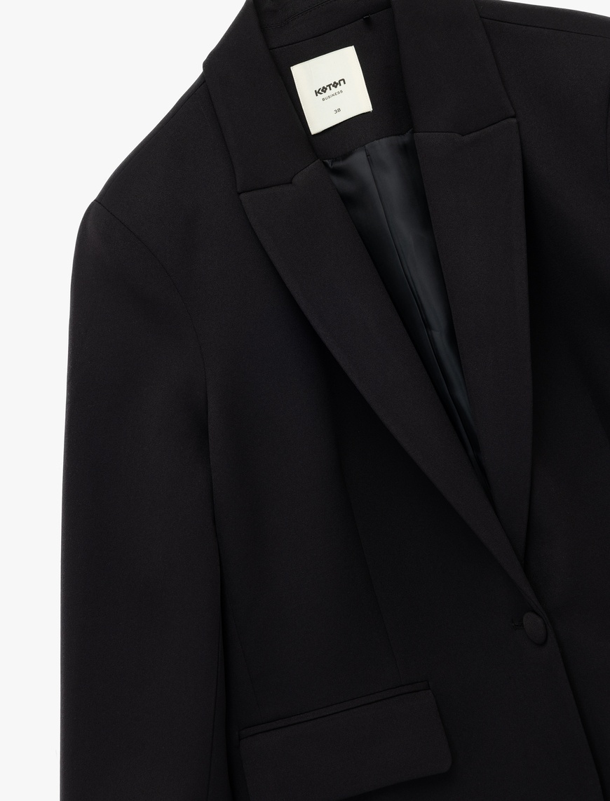   Kruvaze Yaka Kapaklı Cep Detaylı Uzun Kollu Blazer Ceket