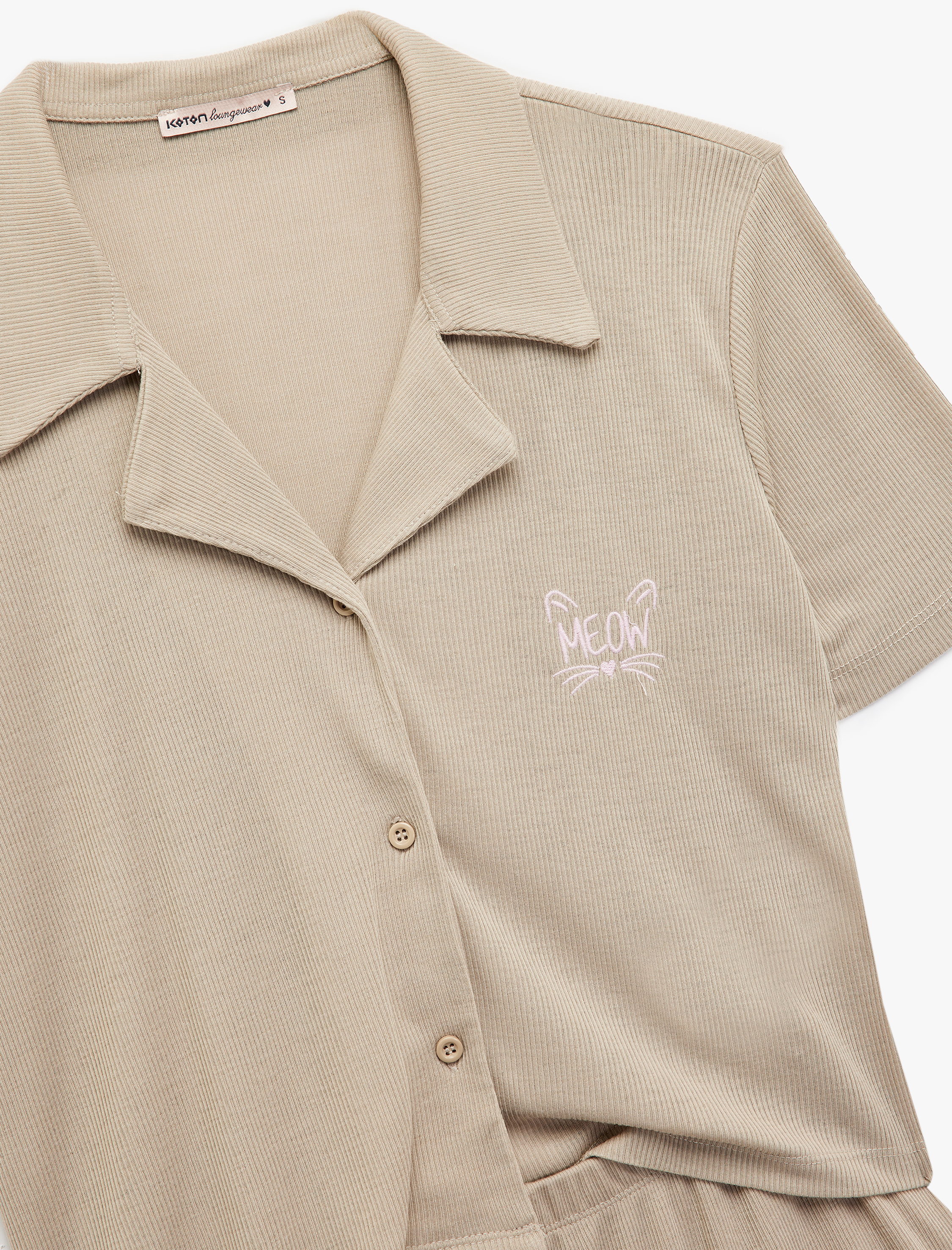   Gömlek Yaka Kısa Kollu Nakışlı Şortlu Pijama Takımı