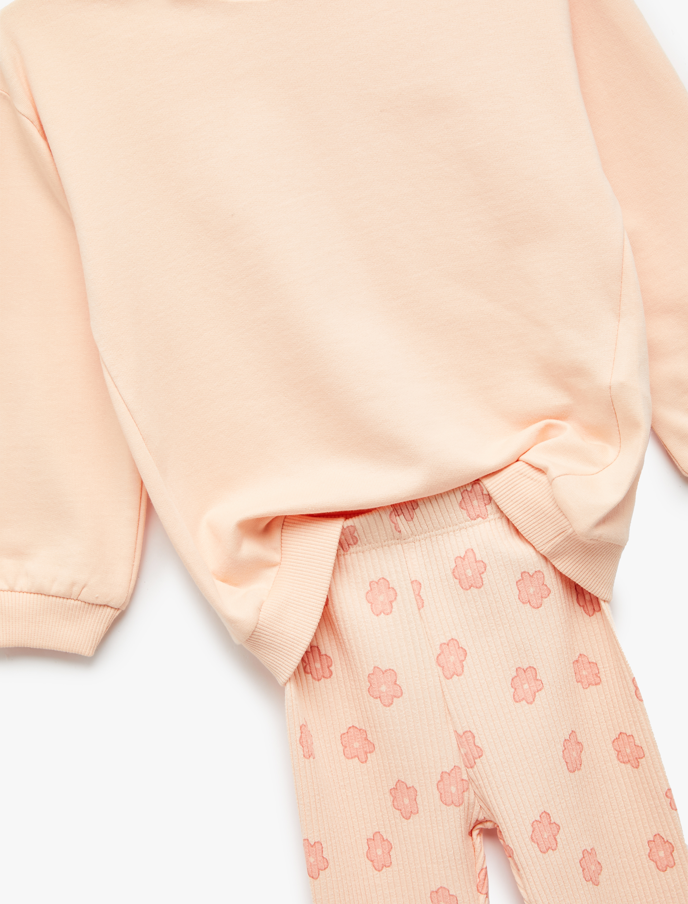  Kız Bebek Pamuklu Bisiklet Yaka Uzun Kollu Sweatshirt ve Ribanalı Çiçek Baskılı Tayt Seti