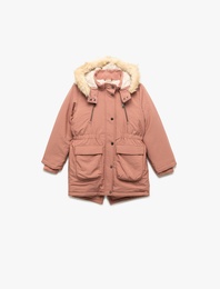 Peluş Detaylı Uzun Kollu Cepli Kapşonlu Mont