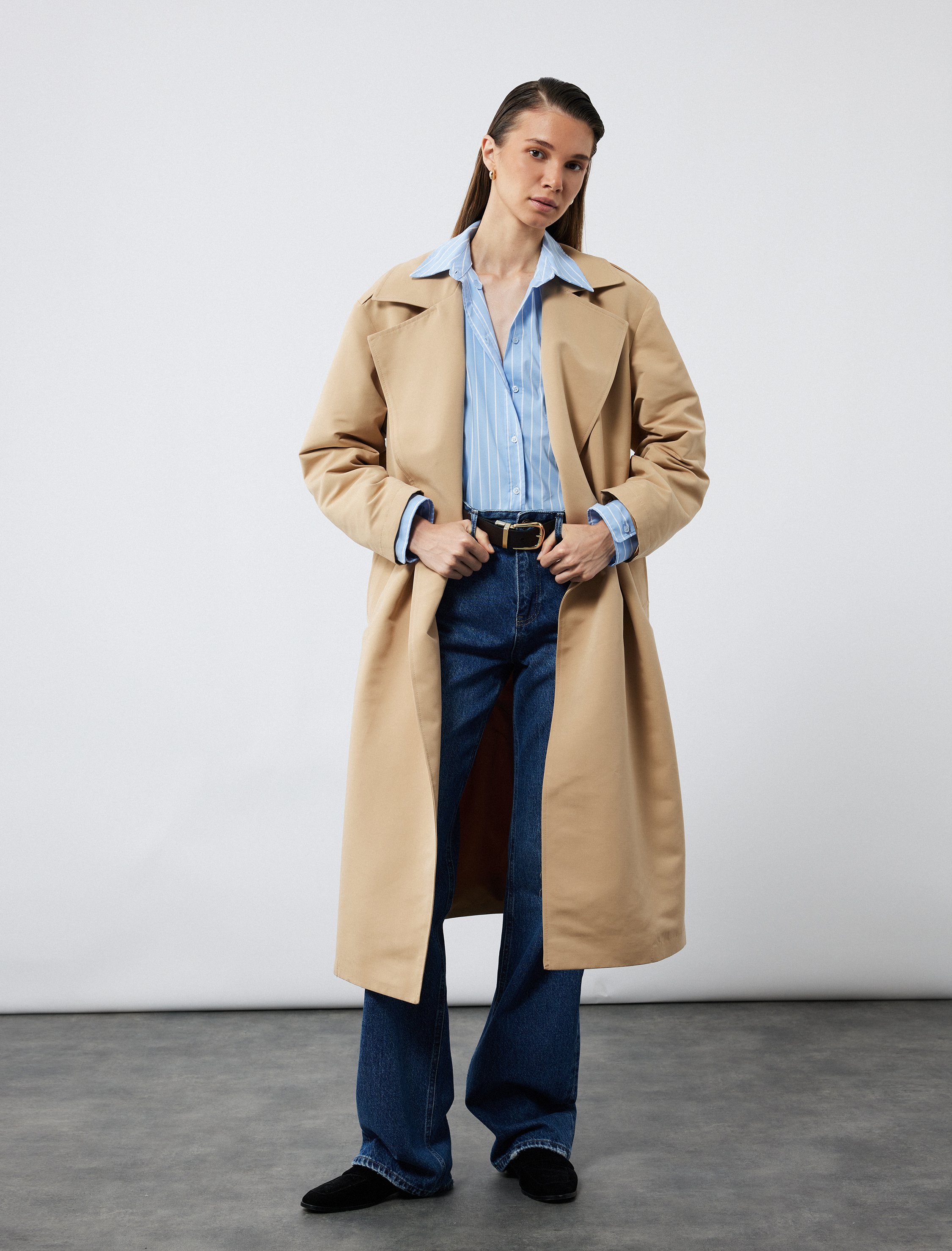   Uzun Kollu Cep Detaylı Kruvaze Yaka Oversize Kemerli Uzun Trençkot