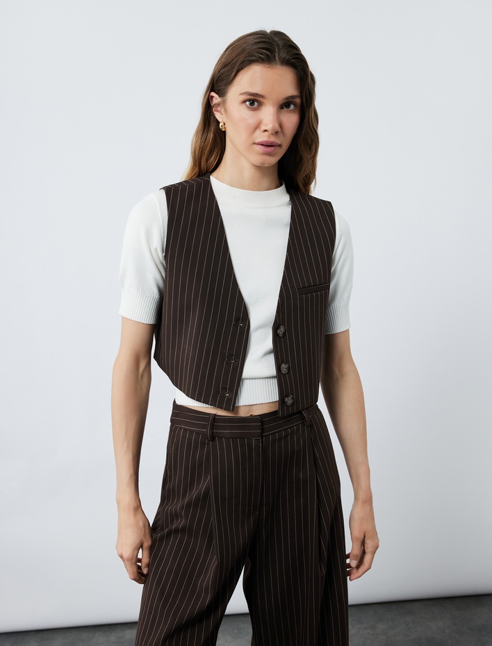  Kolsuz Cepli V Yaka Düğmeli Crop Yelek