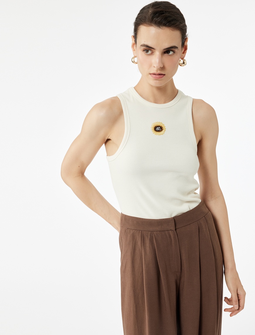   Pamuklu Slim Fit Bisiklet Yaka Ayçiçeği Nakış Detaylı Atlet