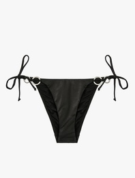 Bağlamalı Detaylı Halka Toka Detaylı Bikini Altı