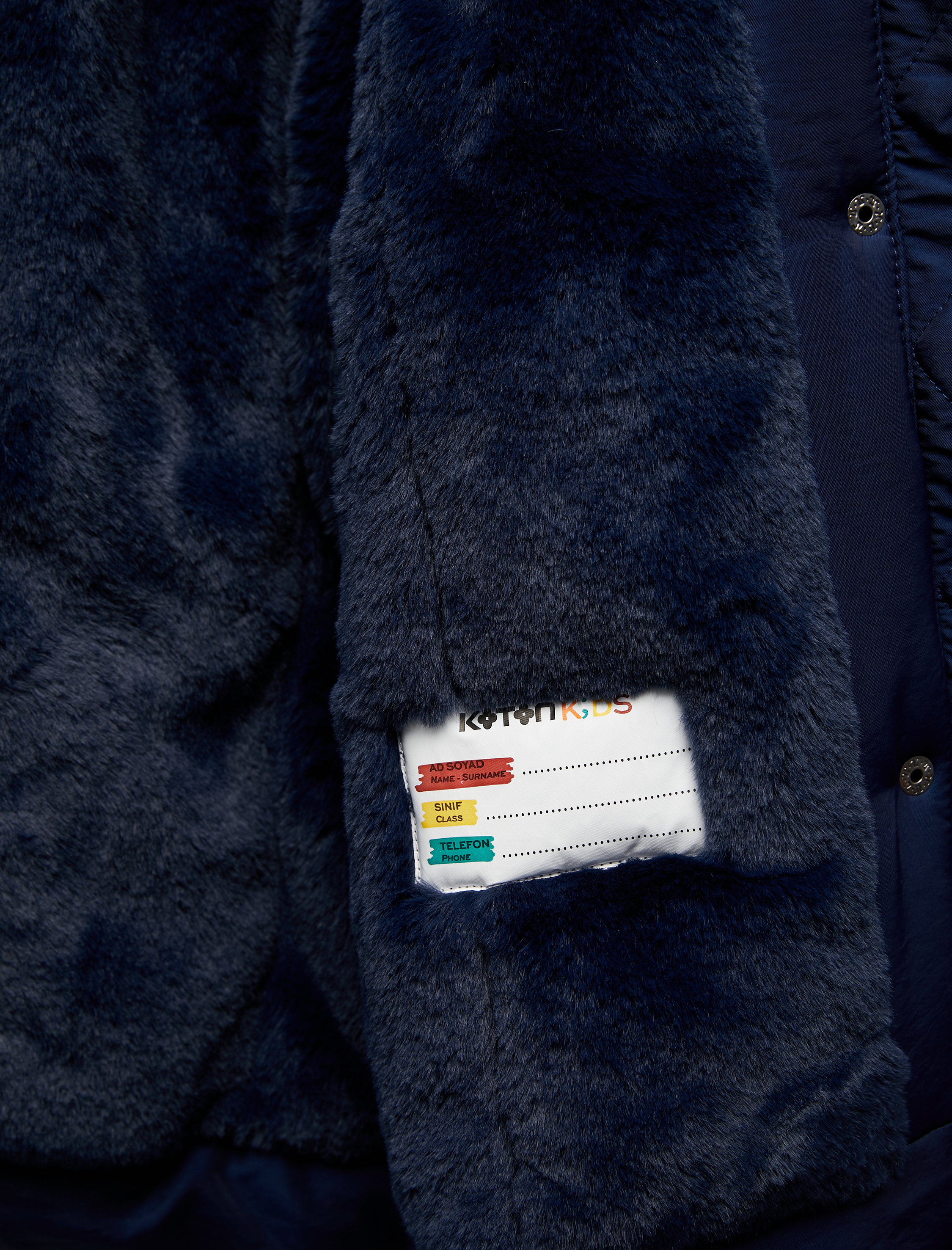 Kız Çocuk Peluş Detaylı Uzun Kollu Cepli Kapşonlu Mont