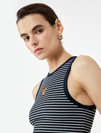 Slim Fit Bisiklet Yaka Ayıcık Nakış Detaylı Çizgili Crop Atlet
