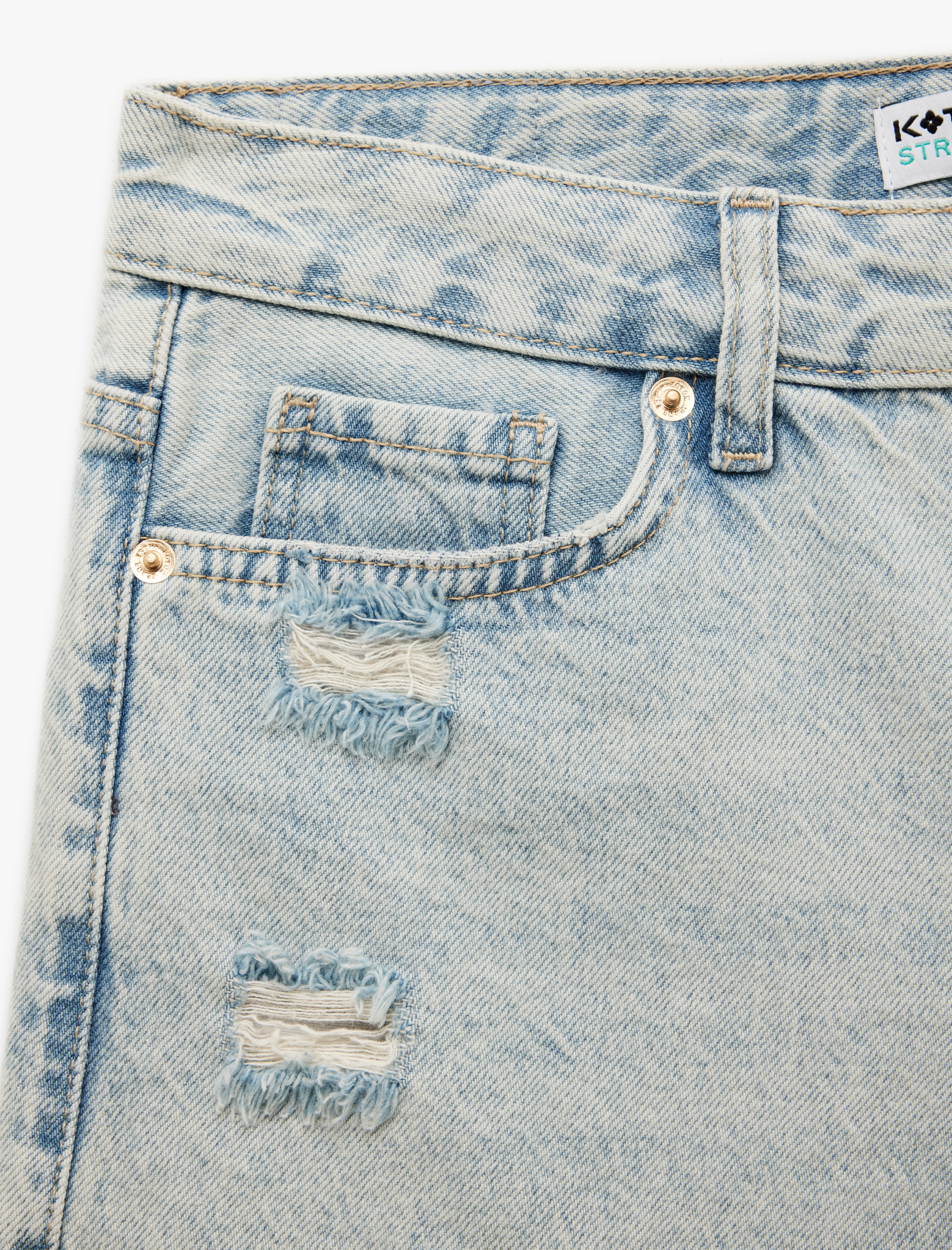   Rahat Kalıp Pamuklu Püsküllü Paça Mini Denim Şort