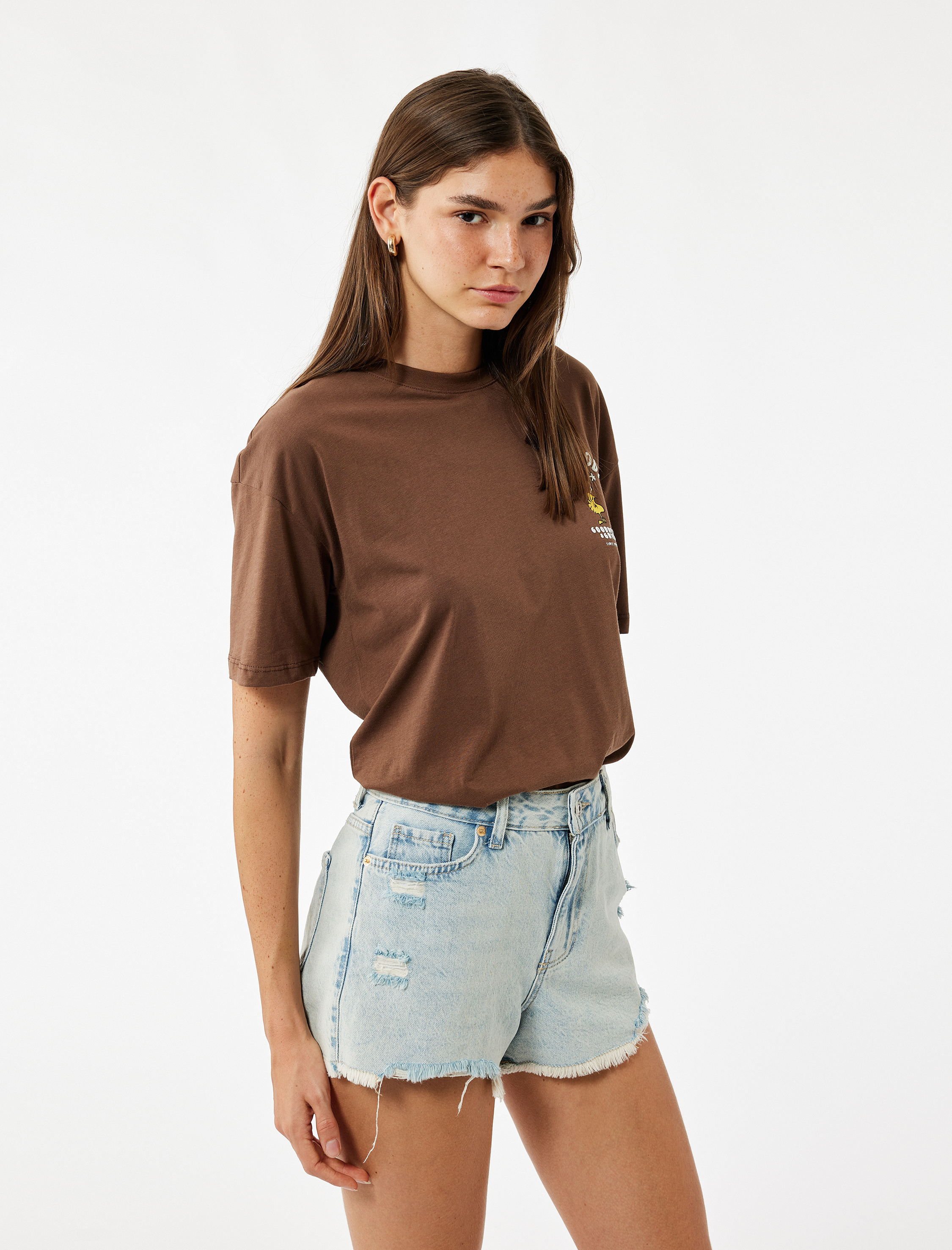   Rahat Kalıp Pamuklu Püsküllü Paça Mini Denim Şort