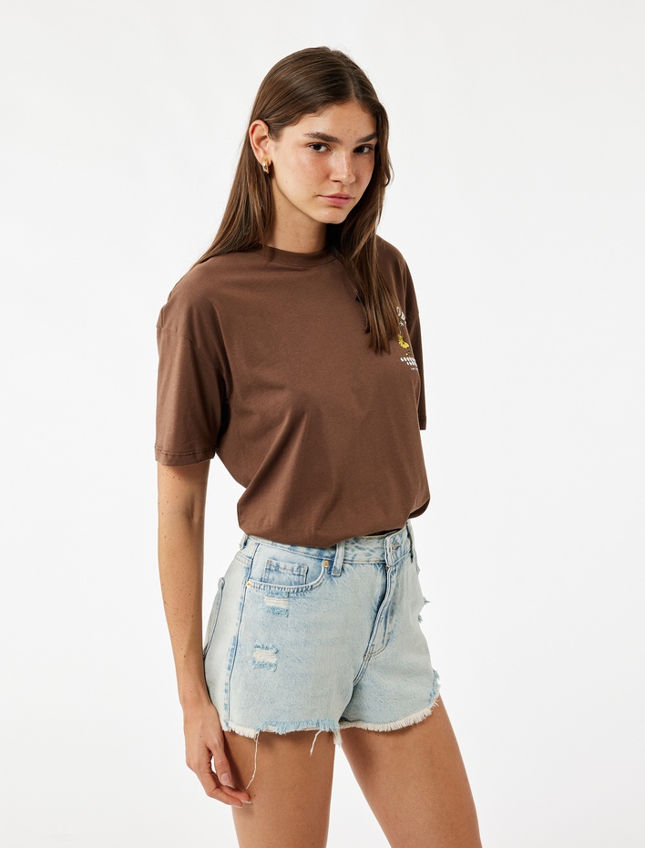  Rahat Kalıp Pamuklu Püsküllü Paça Mini Denim Şort