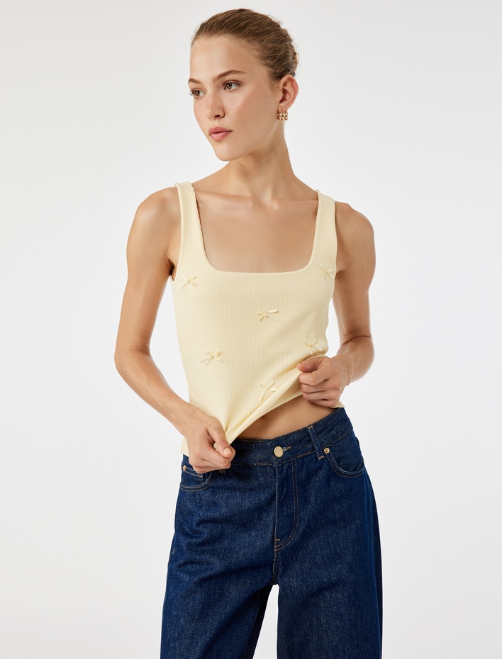  Pamuklu Ribanalı Fiyonk Detaylı Kare Yaka Atlet