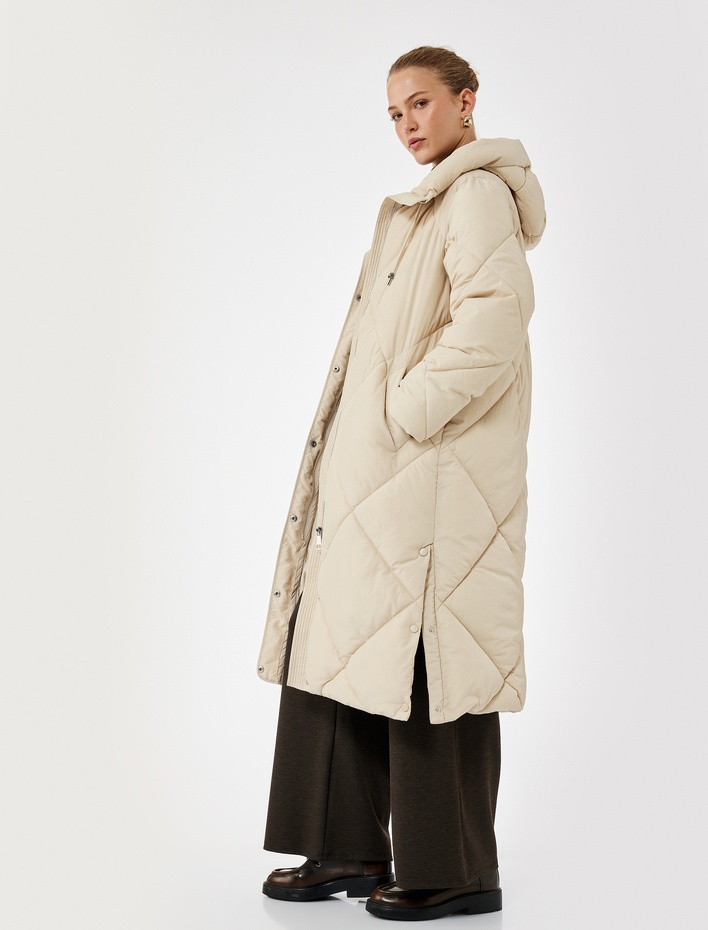  Kapüşonlu Fermuarlı Uzun Kollu Su İtici Ekstra Uzun Kapitone Oversize Şişme Anorak Mont