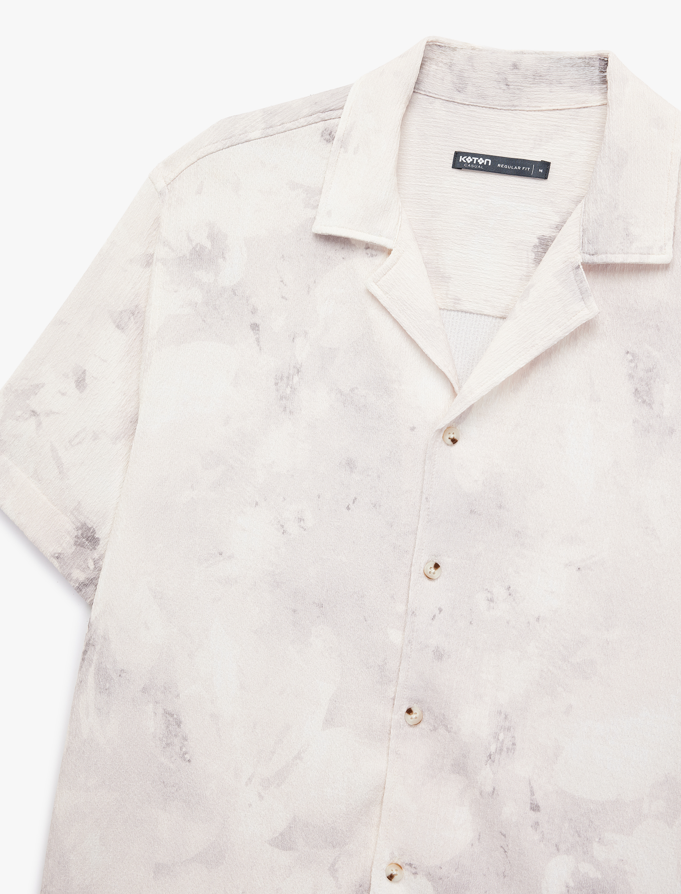   Regular Fit Kısa Kollu Dokulu Apaş Yaka Desenli Gömlek