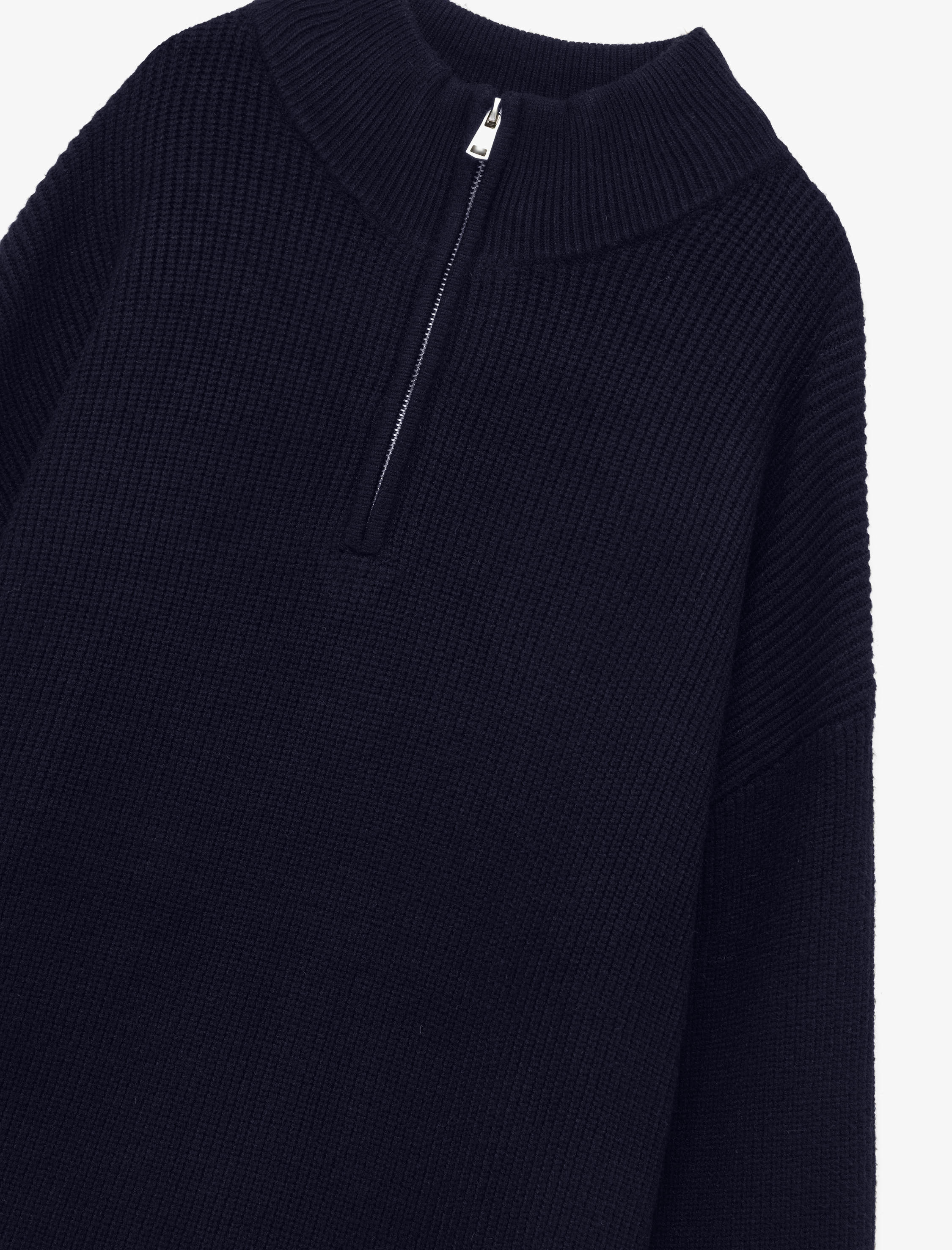   Uzun Kollu Dokulu Yarım Fermuarlı Yaka Triko Kazak